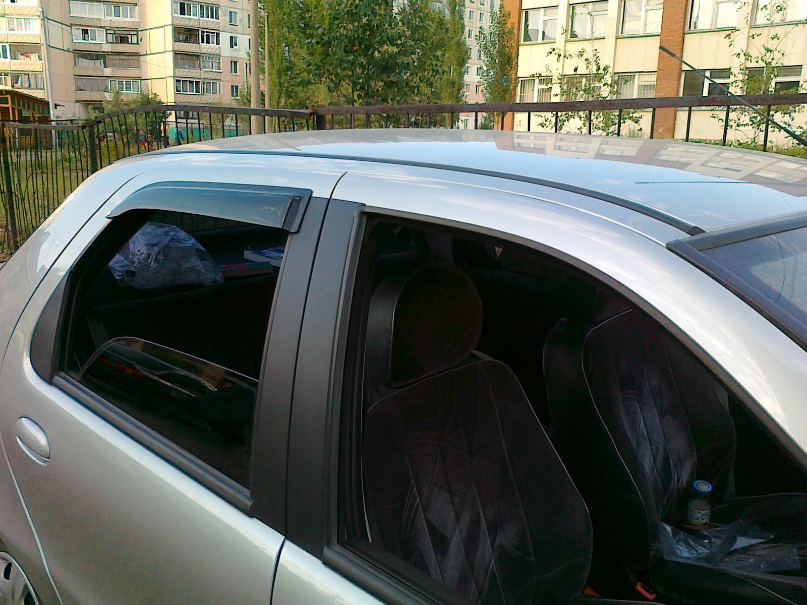 Fiat Albea с ветровиками, фото 1